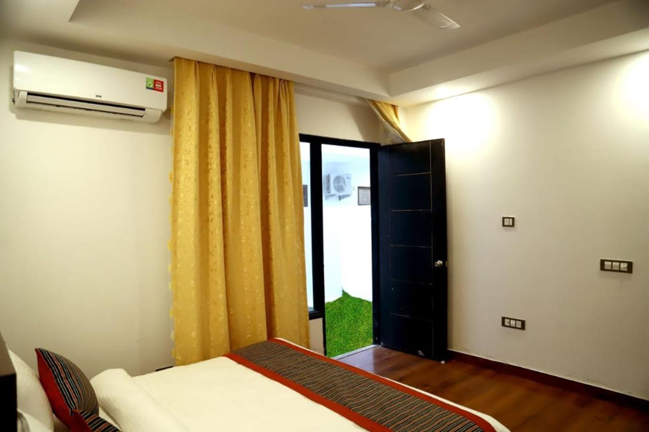 Country Inn Hotels & Resorts Vrindavan Exterior photo