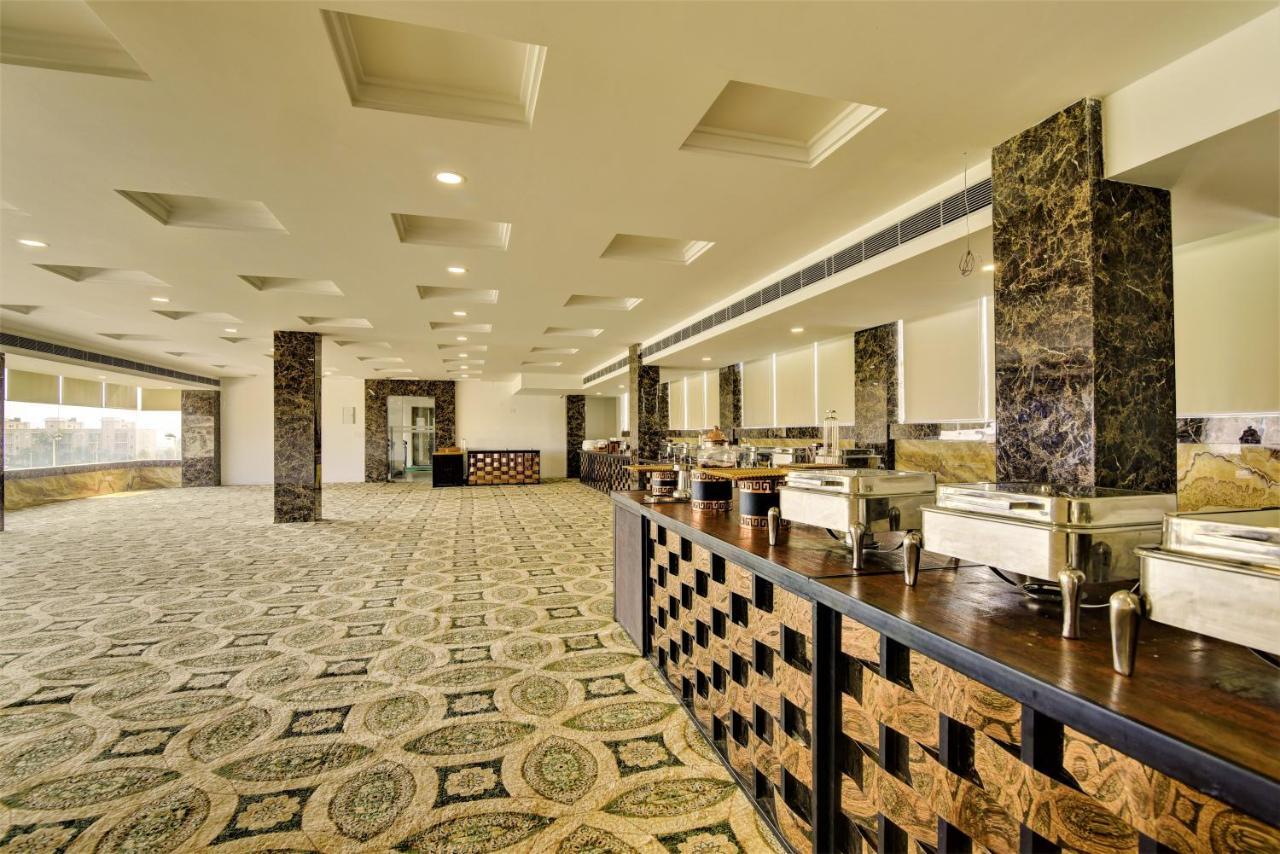 Country Inn Hotels & Resorts Vrindavan Exterior photo